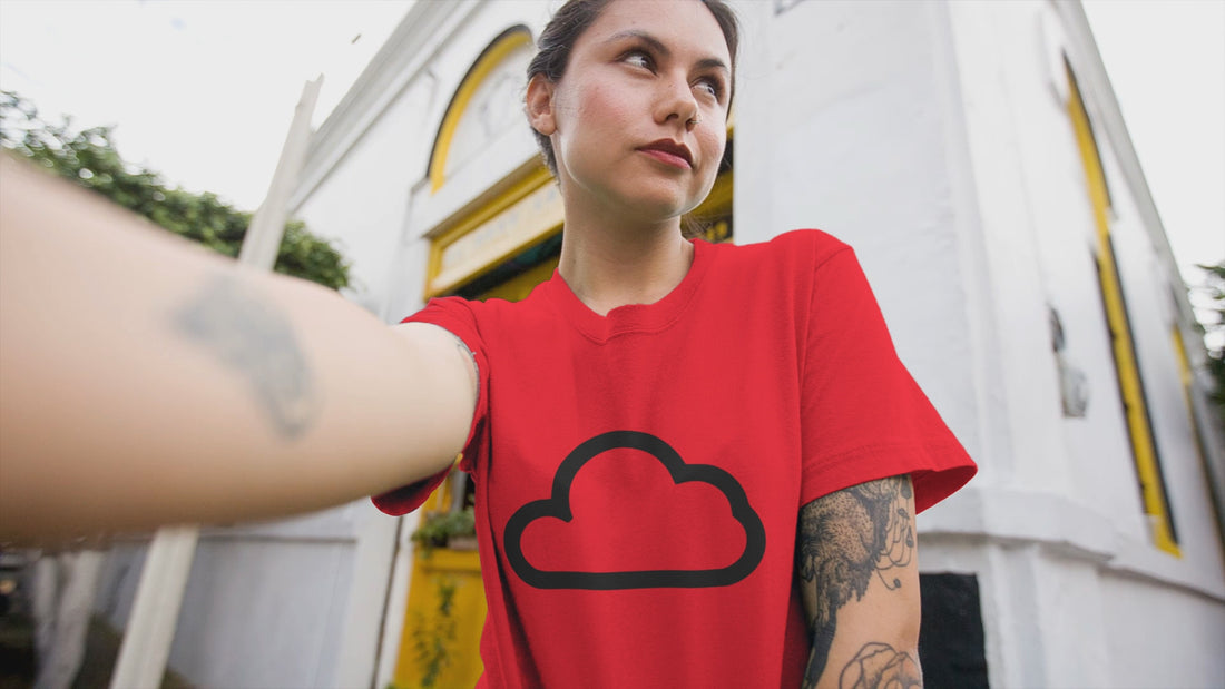 Girl with red t.shirt and logo pelusa